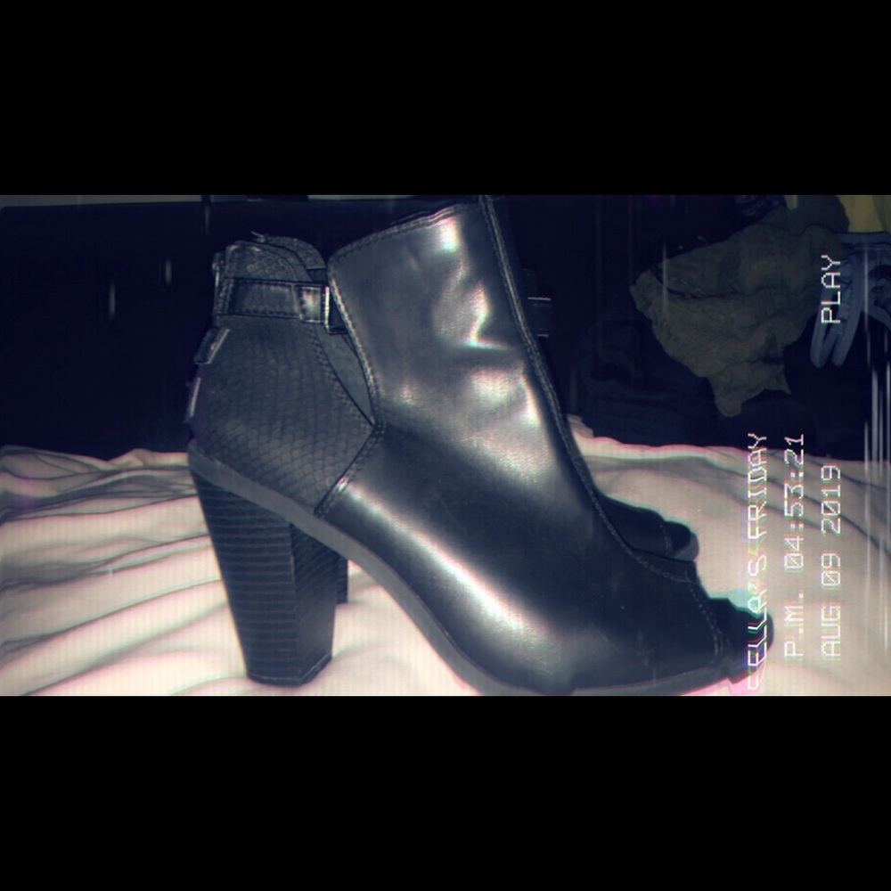 Black heels👑